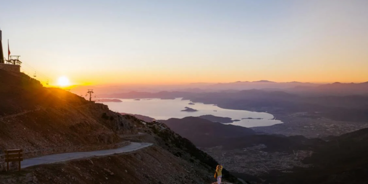 Choosing the Right Accommodations: Family-Friendly Hotels and Resorts